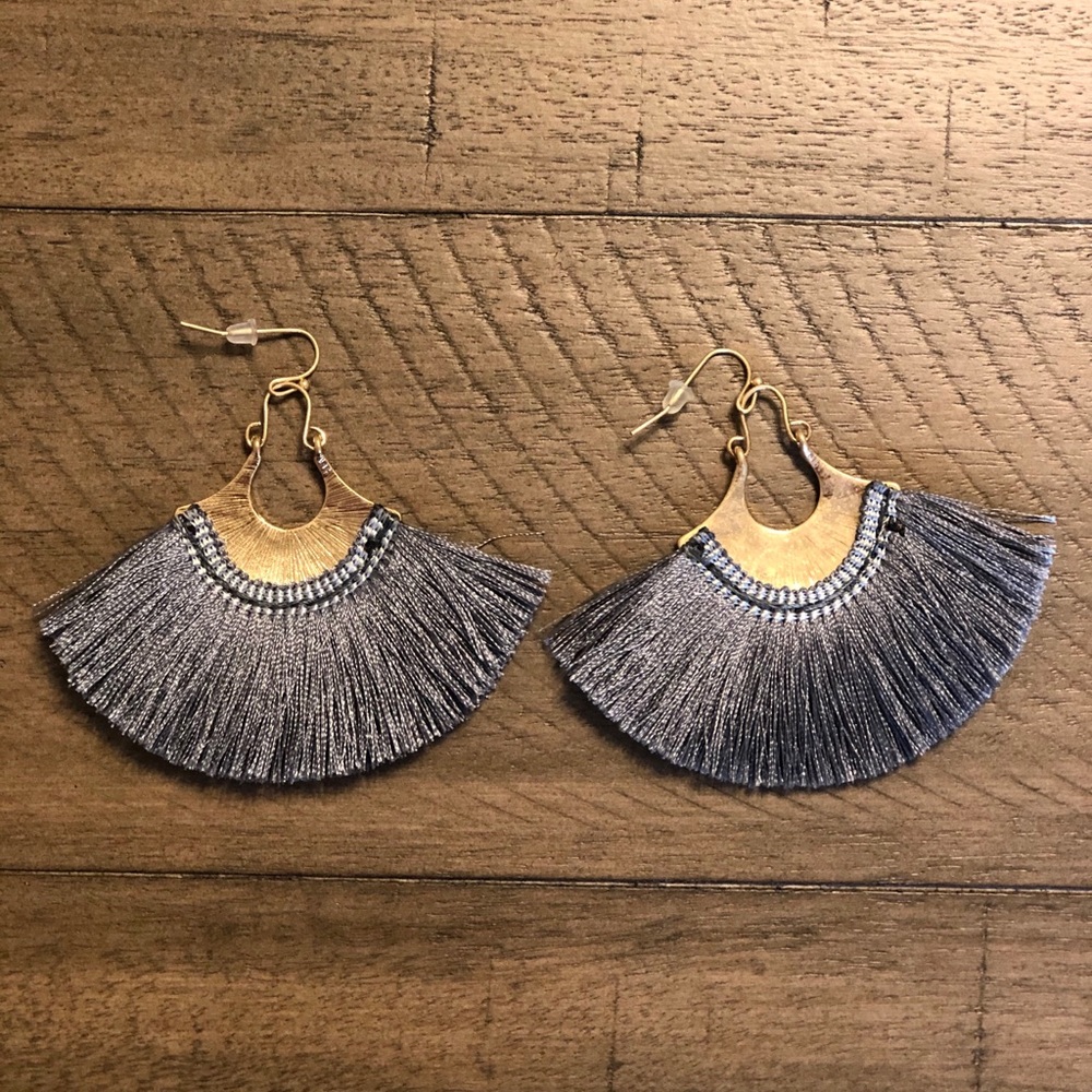 Vintage Gold Large Drop Fan Tassel Earrings - Picture 3 of 3